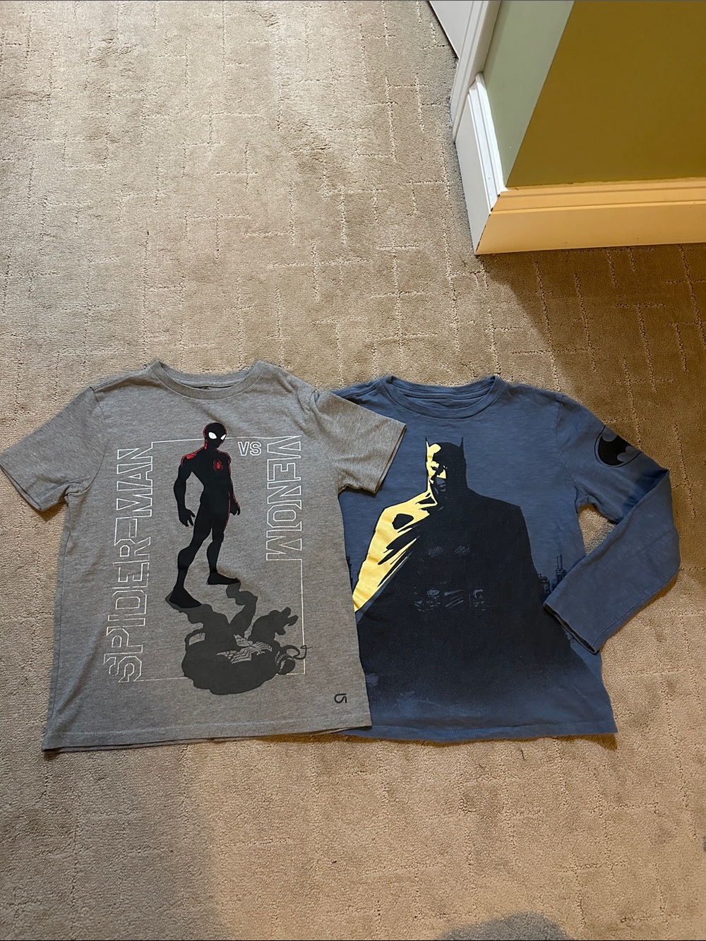 Gap spider-Man in Batman, T size medium